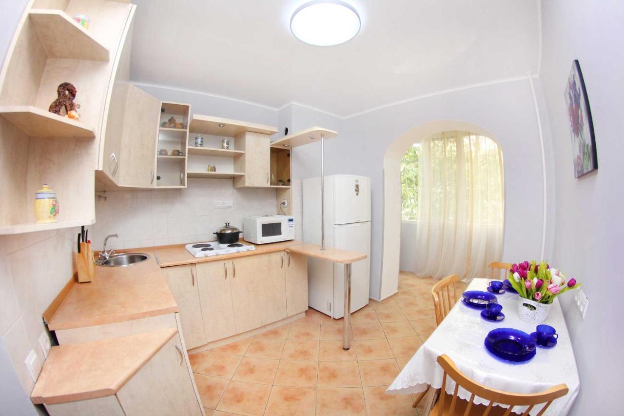 Comfortable Apartment, Samal 2 Almaty Ngoại thất bức ảnh